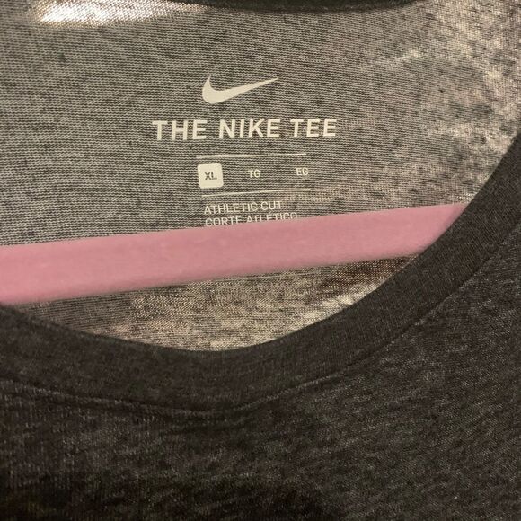 Nike Tee  - Picture 3 of 5